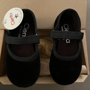 *NWT* Cienta Black Velvet Mary Jane Kids Shoes